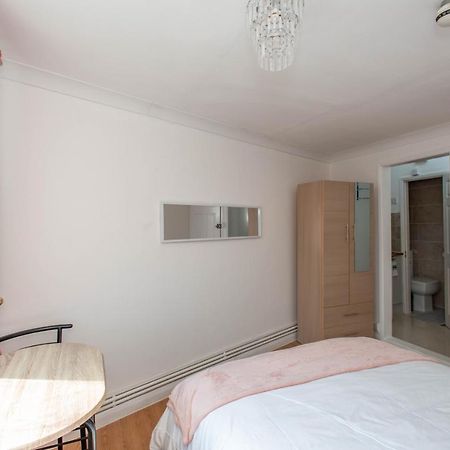 Modern Apartments In Bromley, Greater London Near Tesco And Sundridge Park Station Экстерьер фото