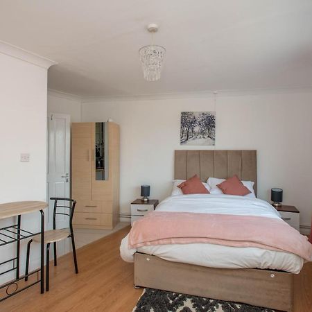Modern Apartments In Bromley, Greater London Near Tesco And Sundridge Park Station Экстерьер фото