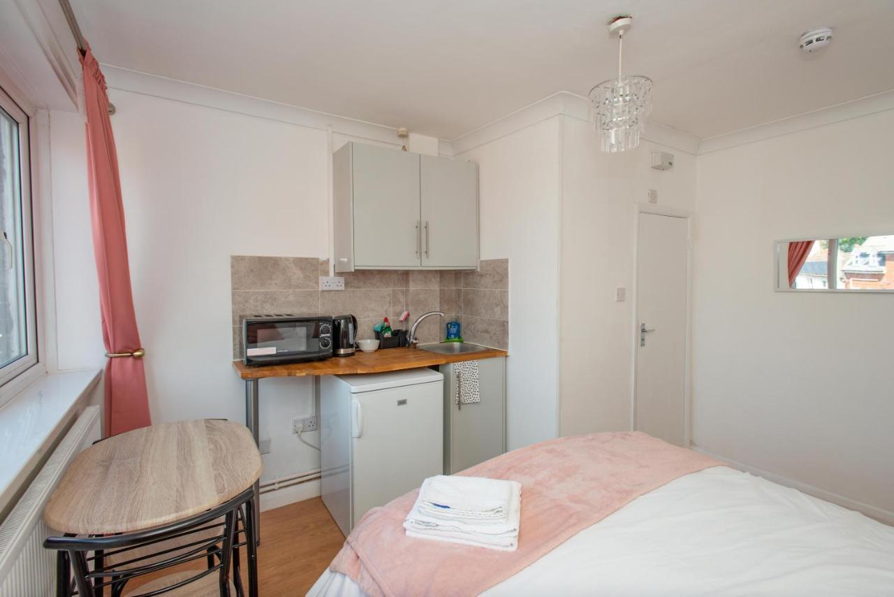 Modern Apartments In Bromley, Greater London Near Tesco And Sundridge Park Station Экстерьер фото