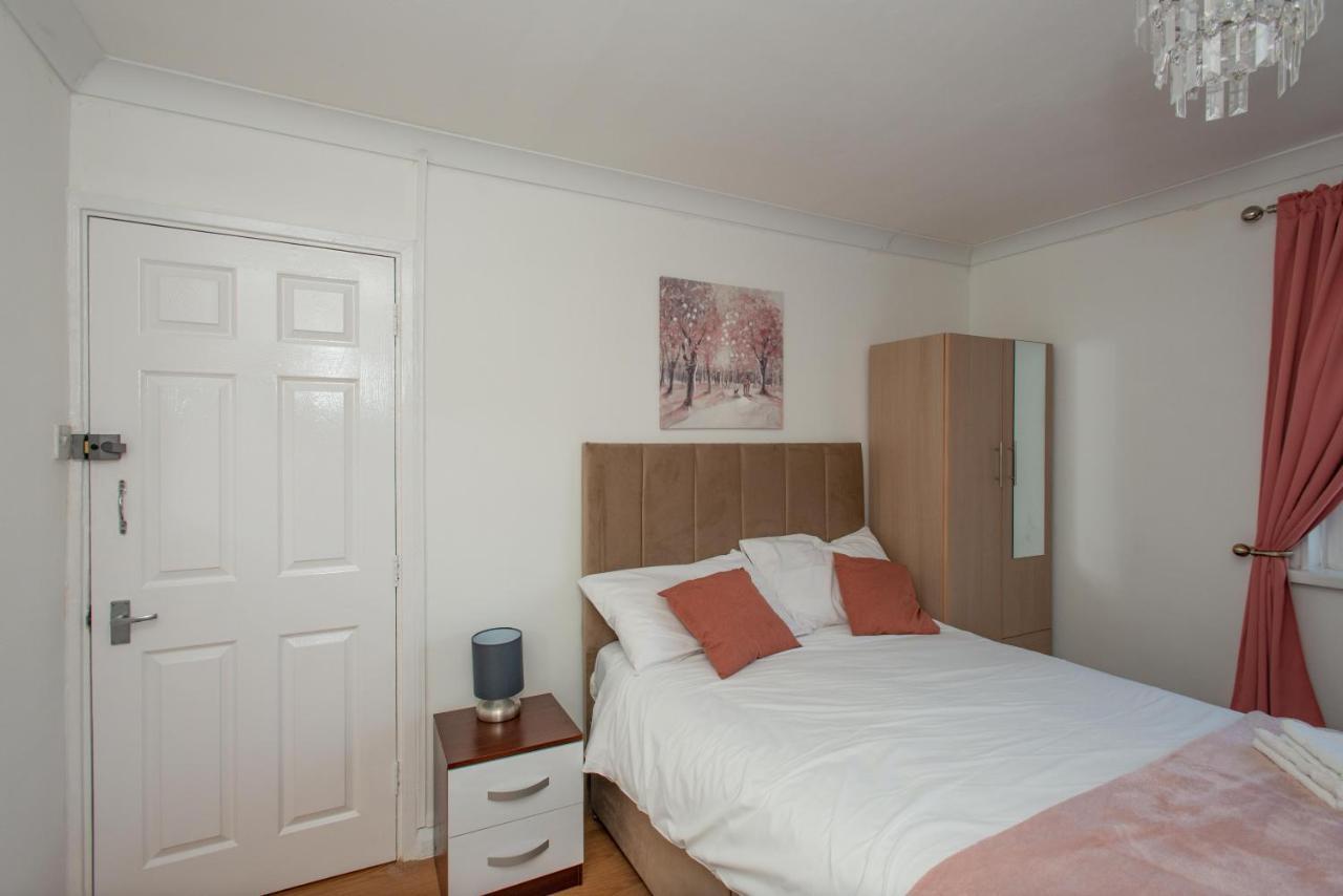 Modern Apartments In Bromley, Greater London Near Tesco And Sundridge Park Station Экстерьер фото