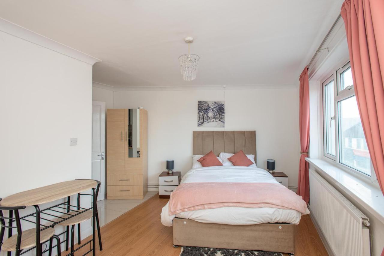Modern Apartments In Bromley, Greater London Near Tesco And Sundridge Park Station Экстерьер фото