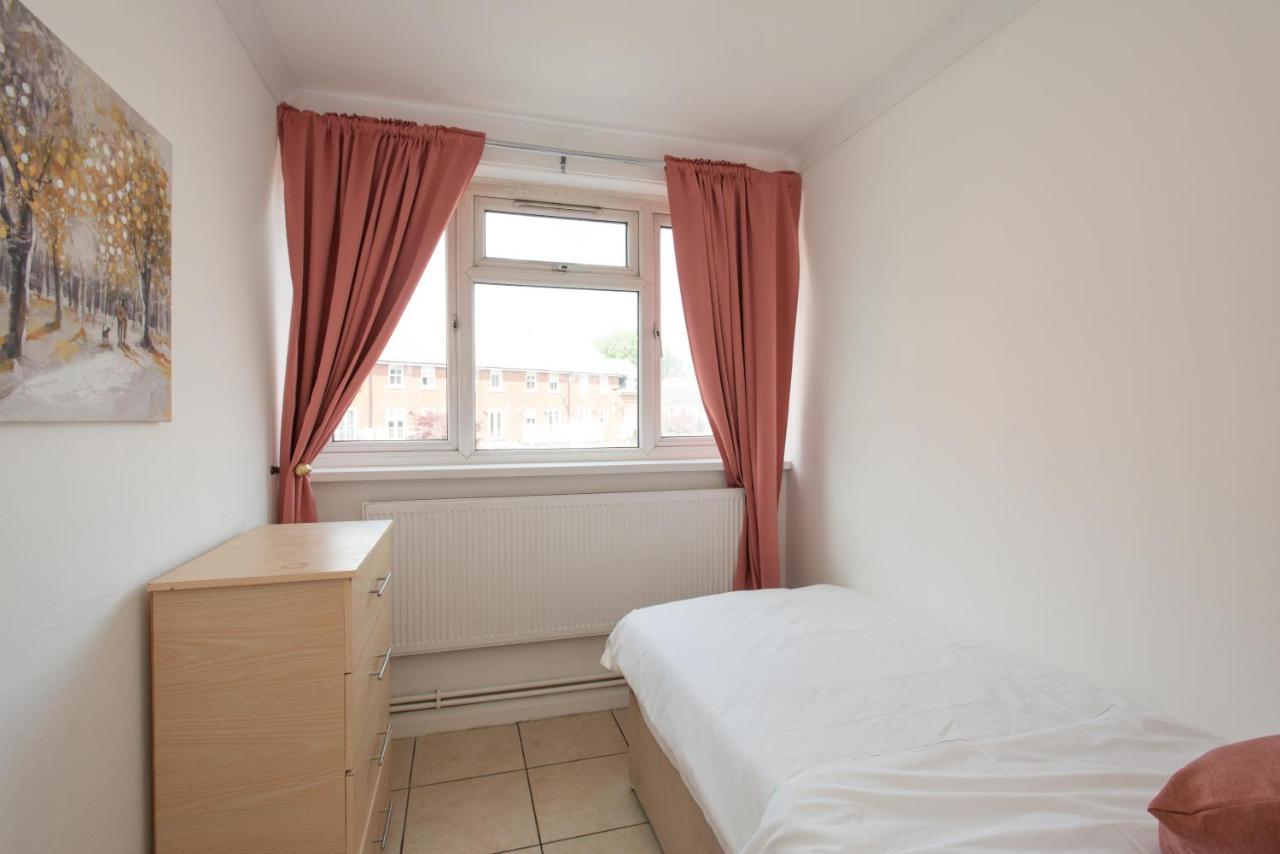 Modern Apartments In Bromley, Greater London Near Tesco And Sundridge Park Station Экстерьер фото